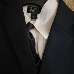 Men's full blue suit, size H20