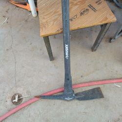 Husky Pick Axe  Or Talacho