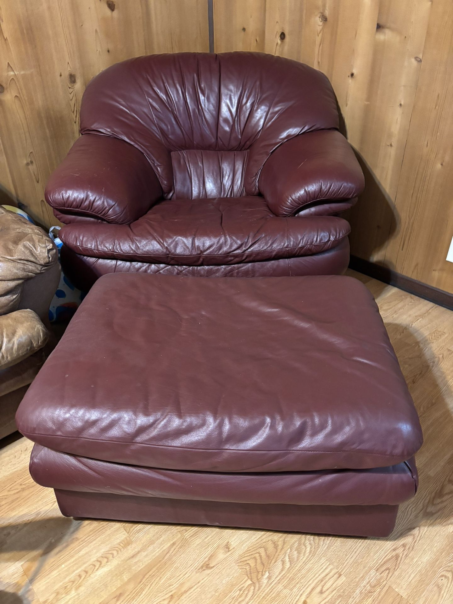 Leather Chair With Ottoman