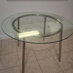 Round Dining Table 