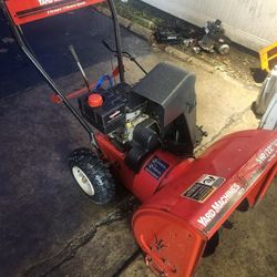 Yardmachines Snowblower 