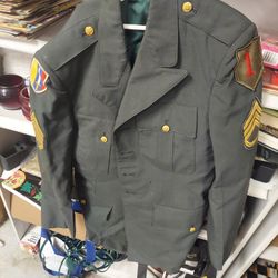 Vintage Vietnam Era 1st Infantry Division Uniform Jacket