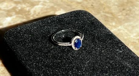 14k White Gold Ring With Blue Stone & Diamonds