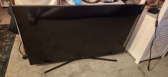 50 " SAMSUNG TV W/ REMOTE-
