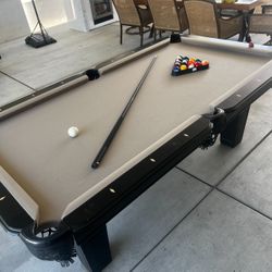 Pool Table 7ft Bar Size $1500