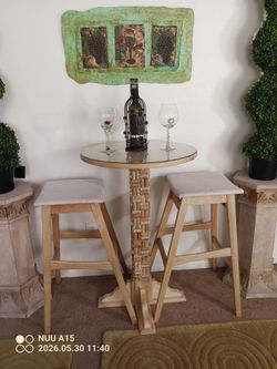 Bistro Set, like new, classic, modern, cork base