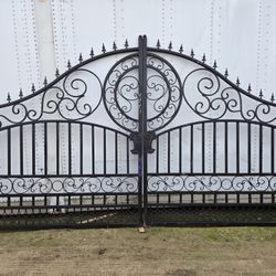 14’ Driveway Gates 