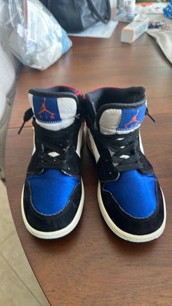Nike shoes multicolors , boys