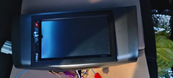 DUAL 7INCH SCREEN STEREO