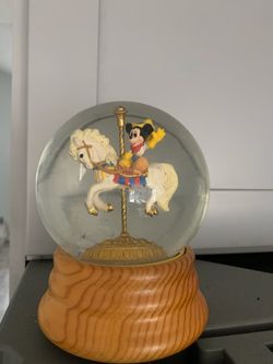 Disney Mickey Snow Globe