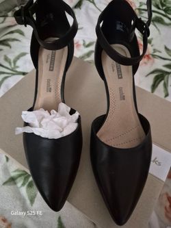Clarks Collection Black Pointed-Toe Flats