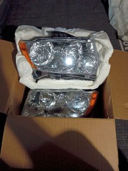 Halogen Headlight Assembly, Compatible with 2011-2013 Jeep Grand Cherokee / 2011-2017 Jeep Compass, Driver and Passenger Side Pair