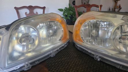Toyota Rav4 Headlights