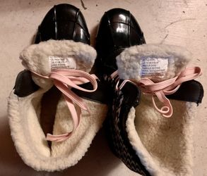 Snow Fancy Warm Shores Size 10, Very New