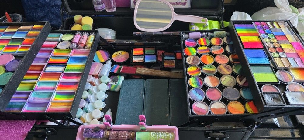 Face Paint Case