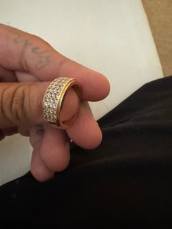 Men’s gold ring