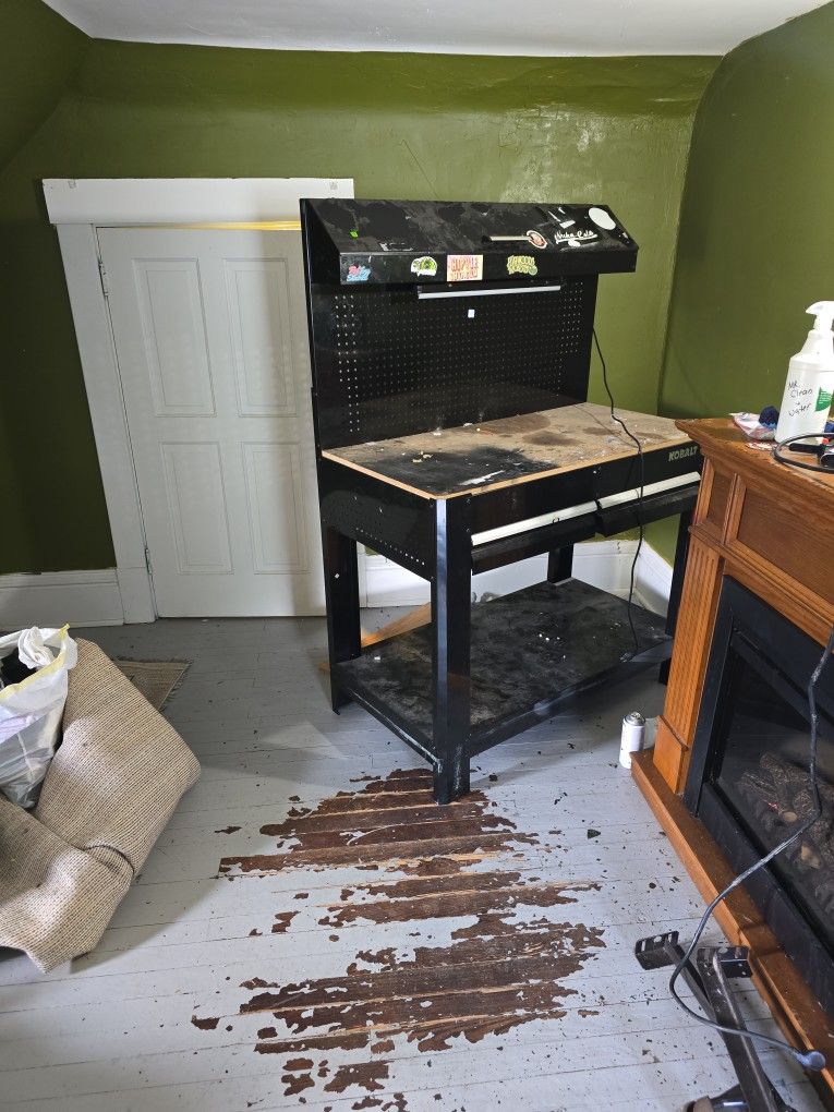 Tool/Work Bench
