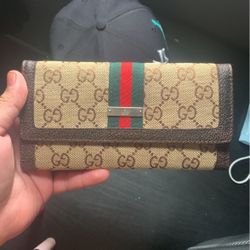 gucci wallet