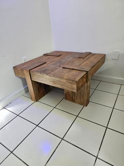 Modern Rustic Square Coffee Table – Solid Wood Look – Excellent Condition
