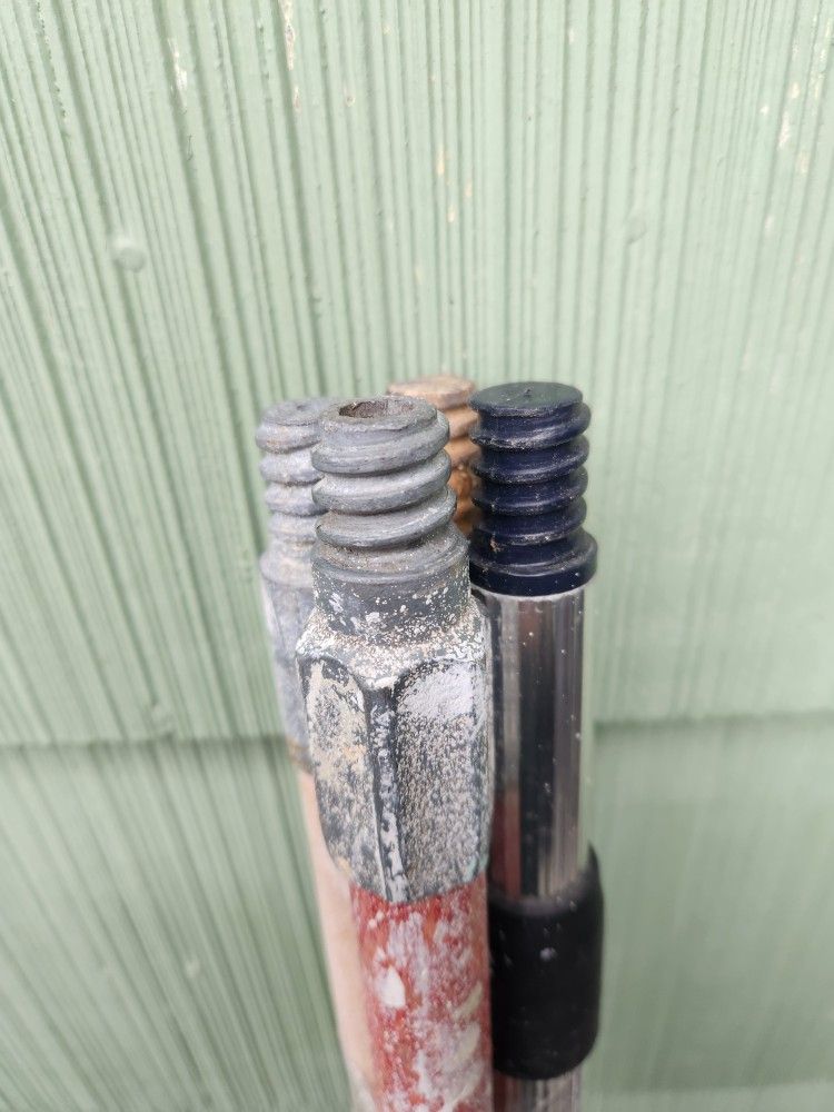 Paint Roller Poles > 4 In Total Lump Purchase