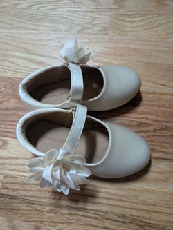 Toddler Mary Jane Flats size 8