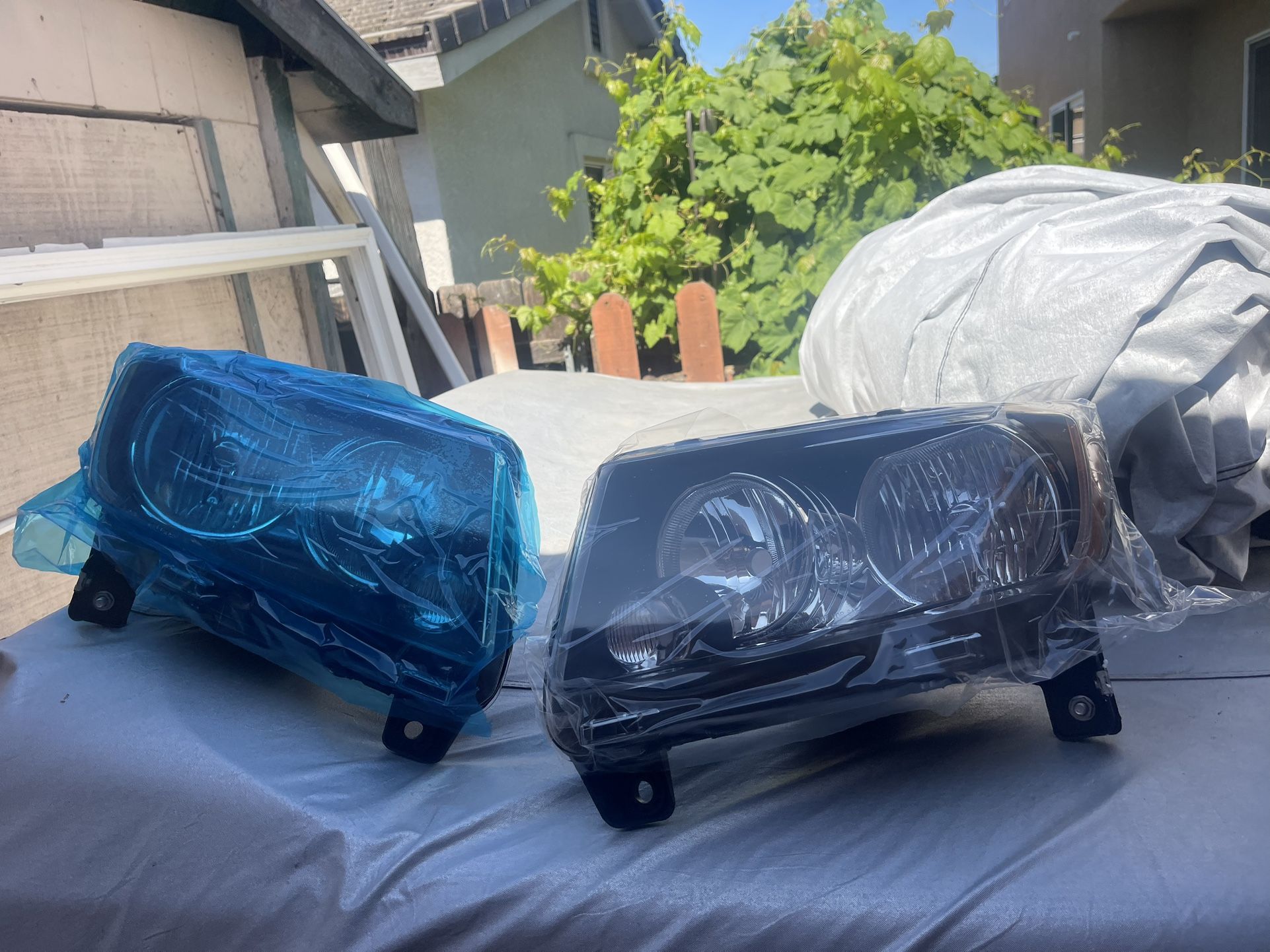 Jeep Grand Cherokee 2011-2013 Jeep Compass 2011-2017 Headlights