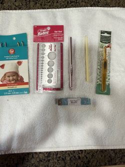 Crochet Hooks And Accessories