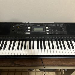Digital Yamaha Keyboard