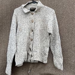 Woolrich silk lambswool cable knit sweater with wood floral buttons Women’s Sz M