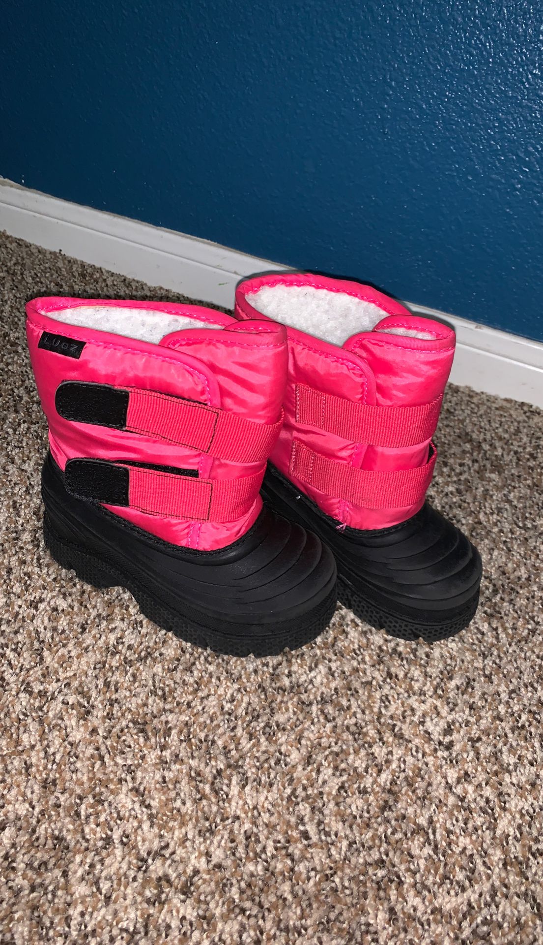 Girls snow boots size 9