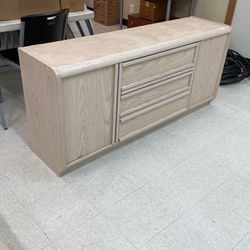 Vanity With Drawers For $10