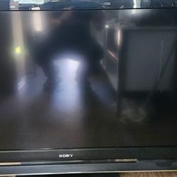 $50 SONY BRAVIA 40" WITH REMOTE