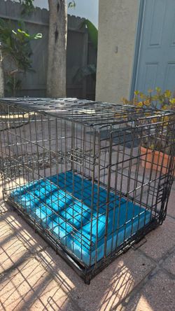 Metal Pet Crate with Blue Mat