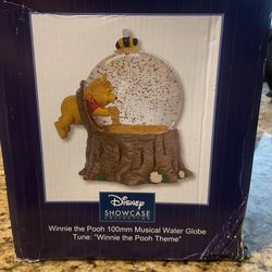 Precious Moments, Disney Showcase Winnie The Pooh Musical Snow Globe, For The Love Of Hunny