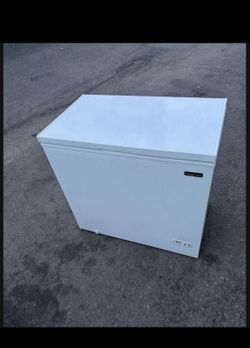Large Standing Deep Chest Freezer 36” Wide With LED Light Inside (free Local Delivery)