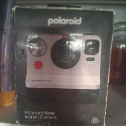 Polaroid NOW INSTANT CAMERA