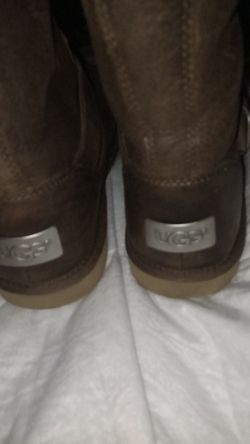 Ugg Boots, authentic, 85$ size 7.