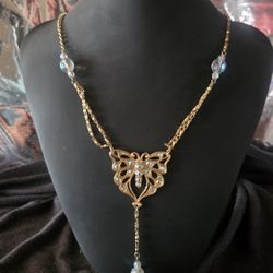 AVON BUTTERFLY NECKLACE 