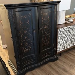Gorgeous TV/Armoire 