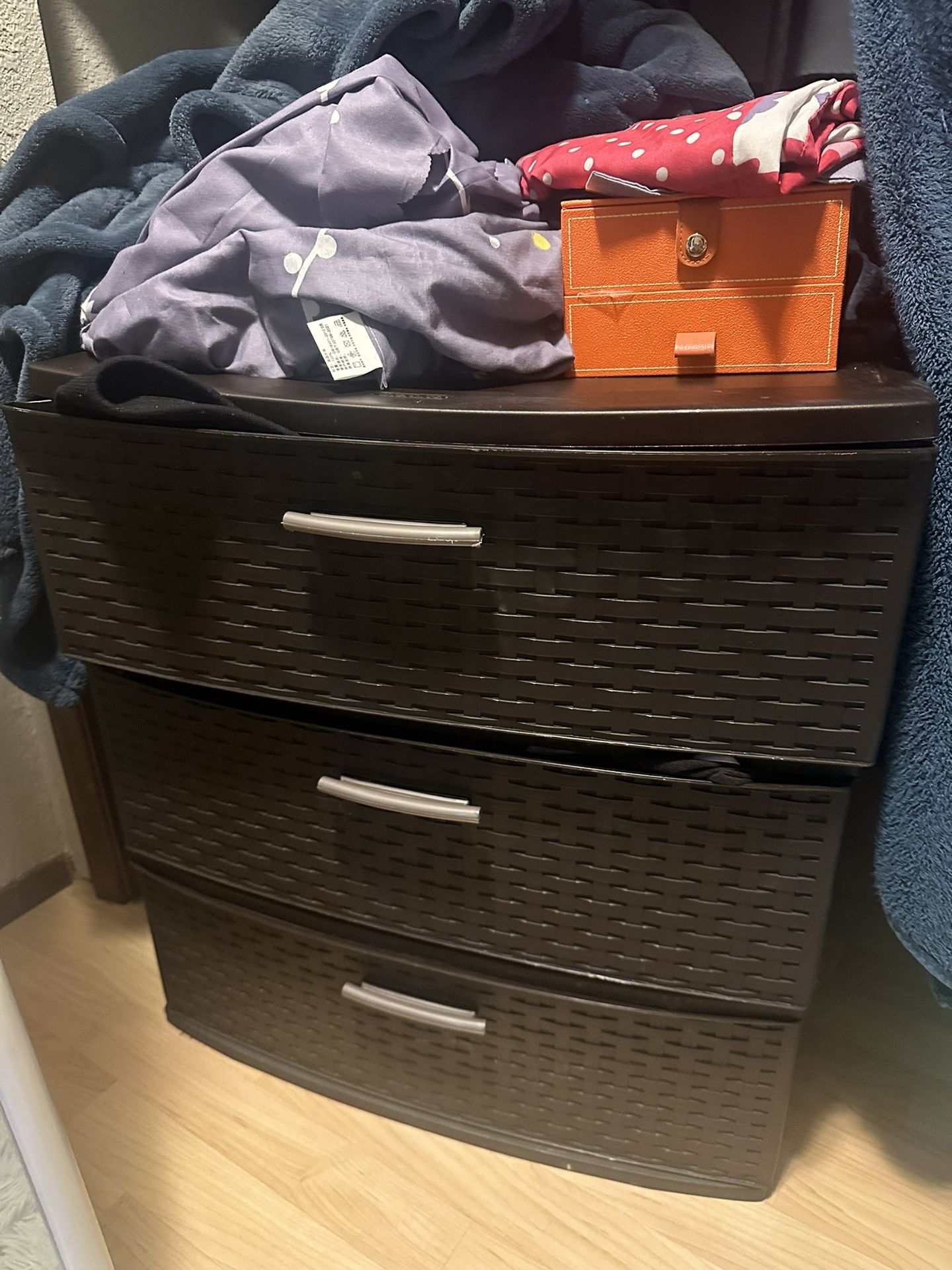 3 unit storage 
