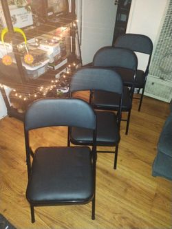 Nazhura Folding Chairs with Padded Vinyl Cushion