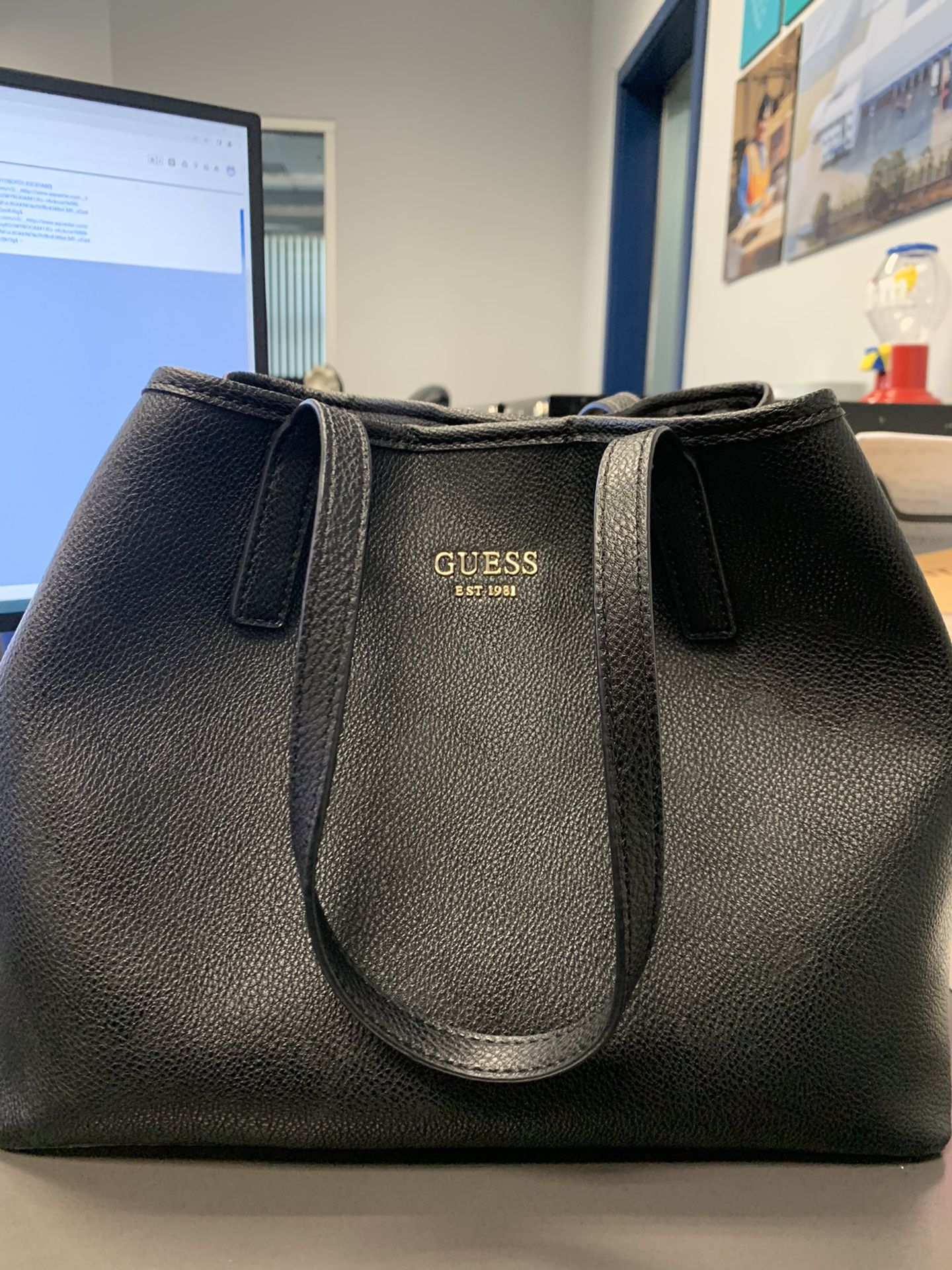 Guess Vikky Tote for Sale in Downey, CA - OfferUp