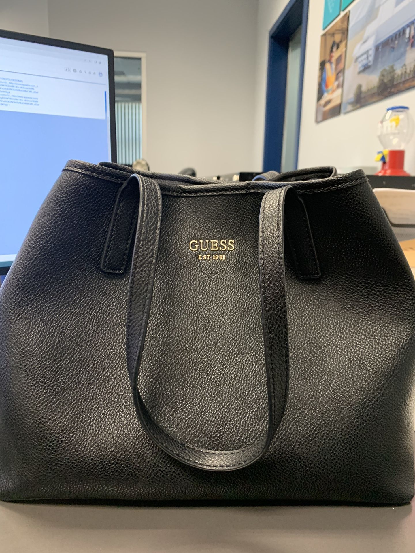 guess vikky tote