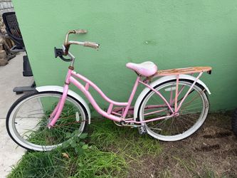 Pink Schwinn Windwood Cruiser Bike
