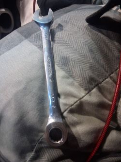 Husky 1/2 wrench      12 point