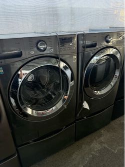 Lg front load washer and gas dryer set