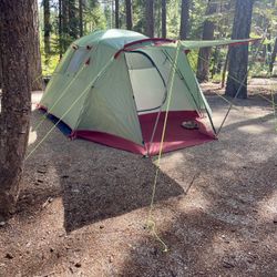 4-Person Tent 