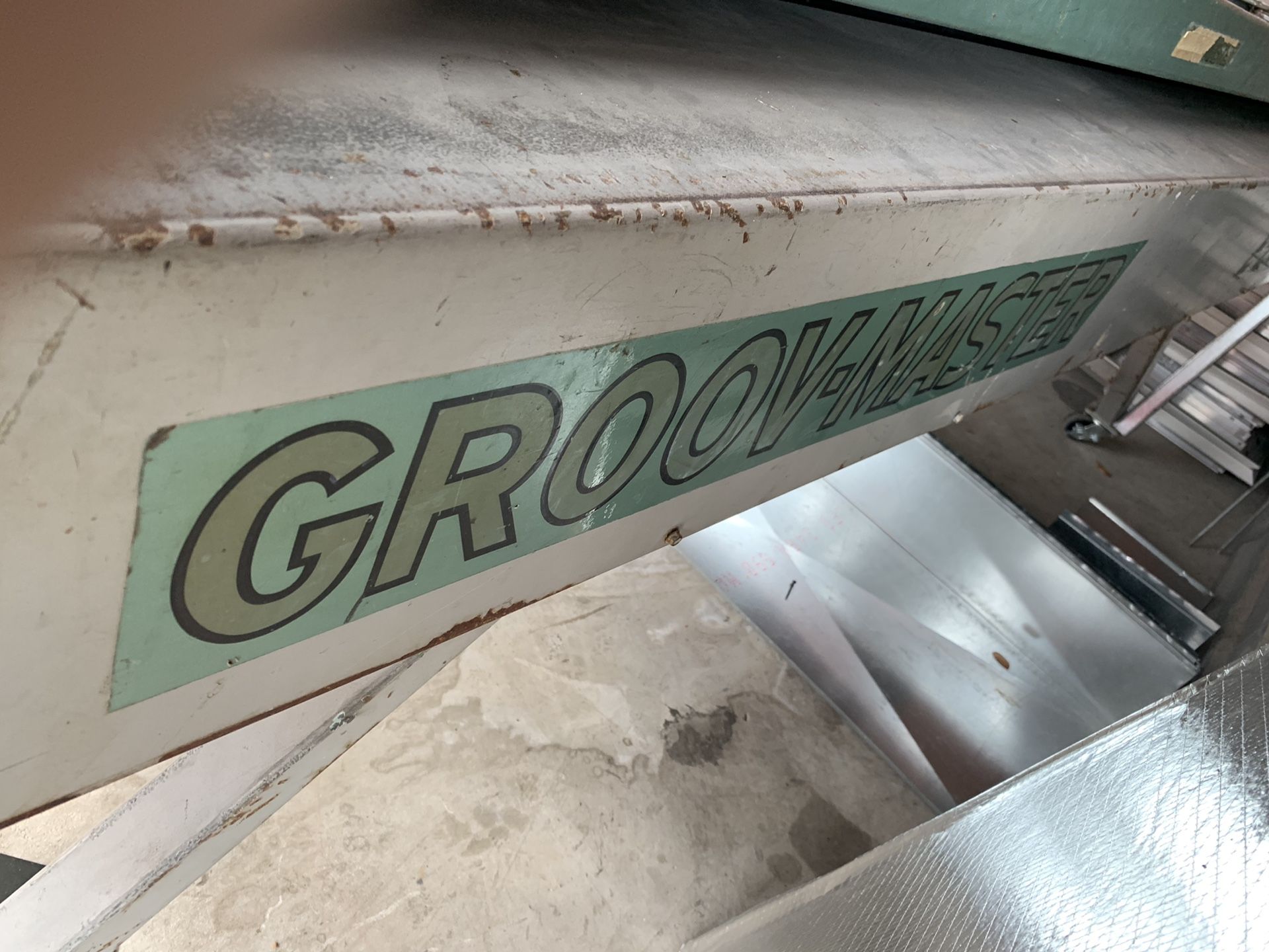 Glass Master Groove Master duct cutting machine