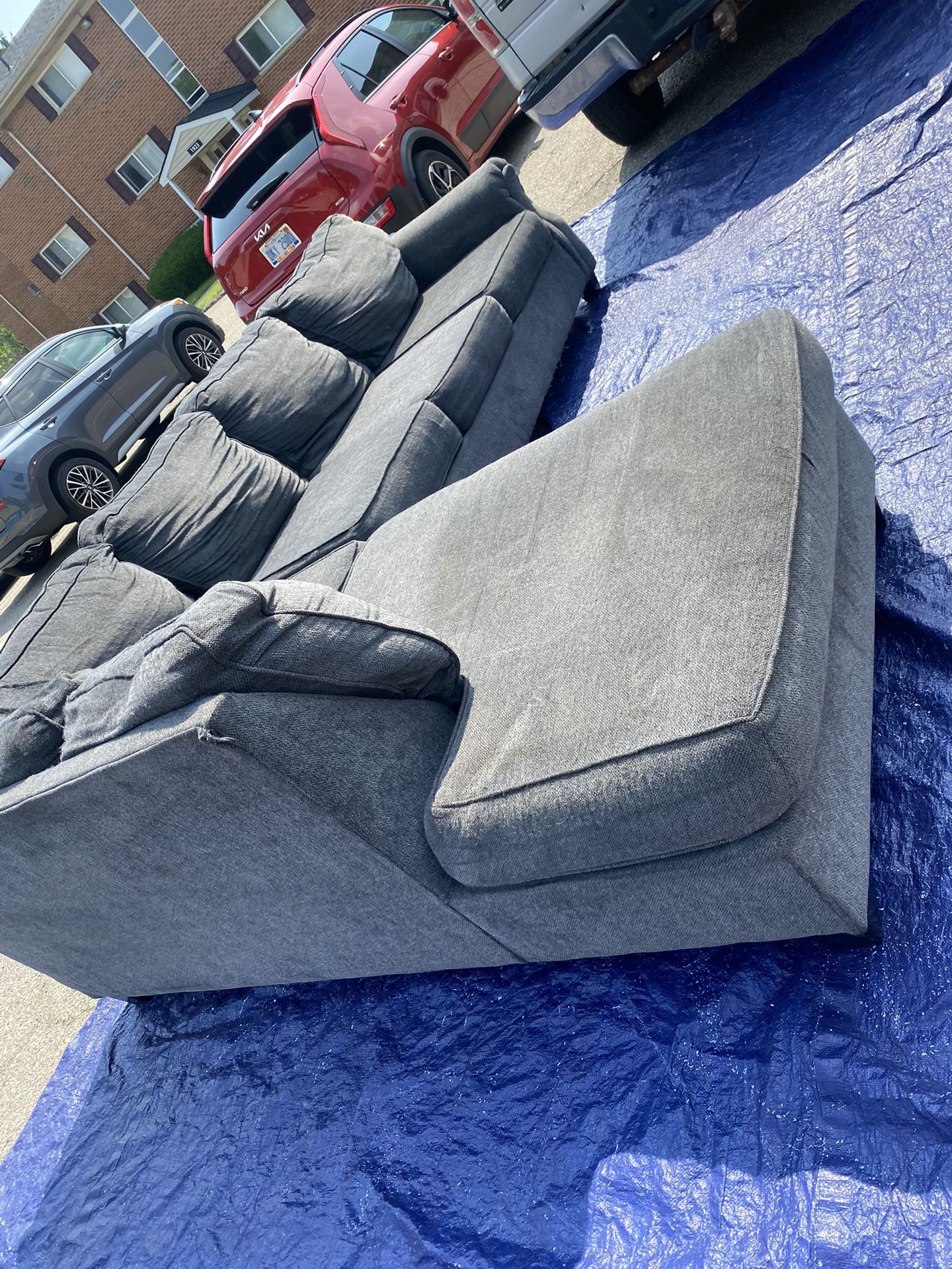 LARGE GREY MODERN DAY SECTIONAL