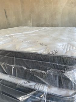 Brand new pillow top queen size mattress and box